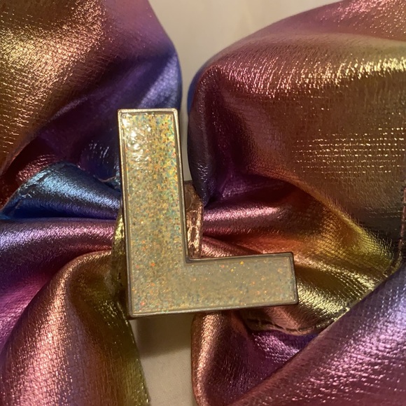 JoJo Siwa rainbow L initial bow - Picture 3 of 3